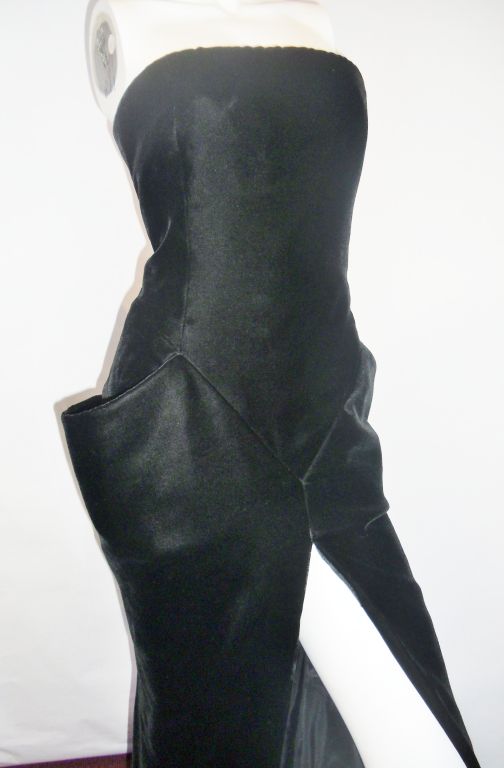 Christian Dior 1986 Haute  Couture Black  Velvet Strapless Gown 2