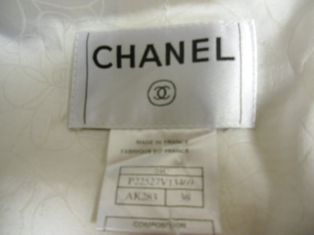 Chanel No5 White cotton/ wool buckle  Jacket / Blazer 36 For Sale 2