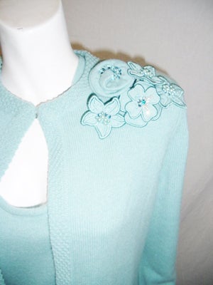 Chanel Aqua Blue Cashmere Sweater Set/ Jacket With Crystal Pins For Sale 1