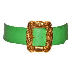 Cintura Christian Lacroix verde neon con hardware dorato