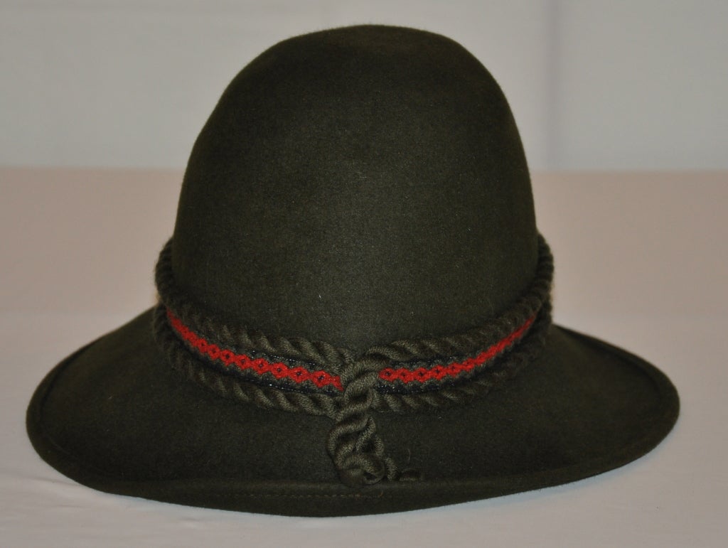 The Original Tischler Hat measures 22