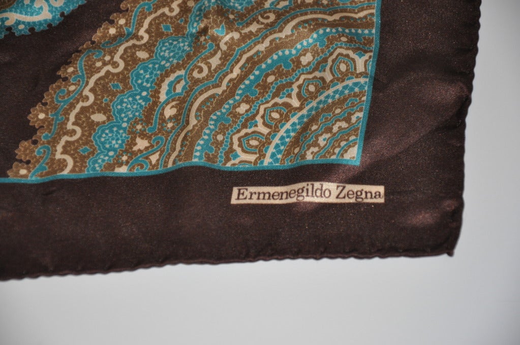 Écharpe de costume en soie pour homme Ermenegildo Zegna Excellent état - En vente à New York, NY