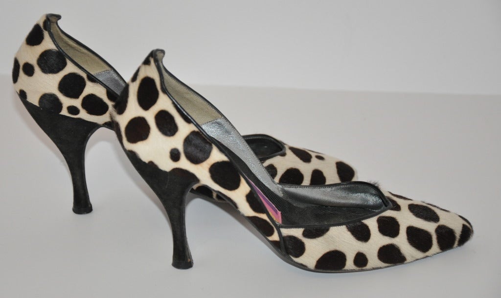 Susan Bennis Warren Edwards Handmade Pont-Print Pumps are beautifully crafted, along with detail in mind, as always. Sized 7 Italy, American size 7. Heels measures 3 3/4