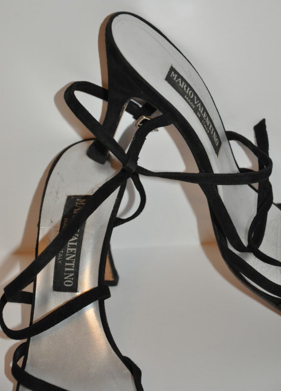 Mario Valentino Black suede evening sandal In Excellent Condition In New York, NY
