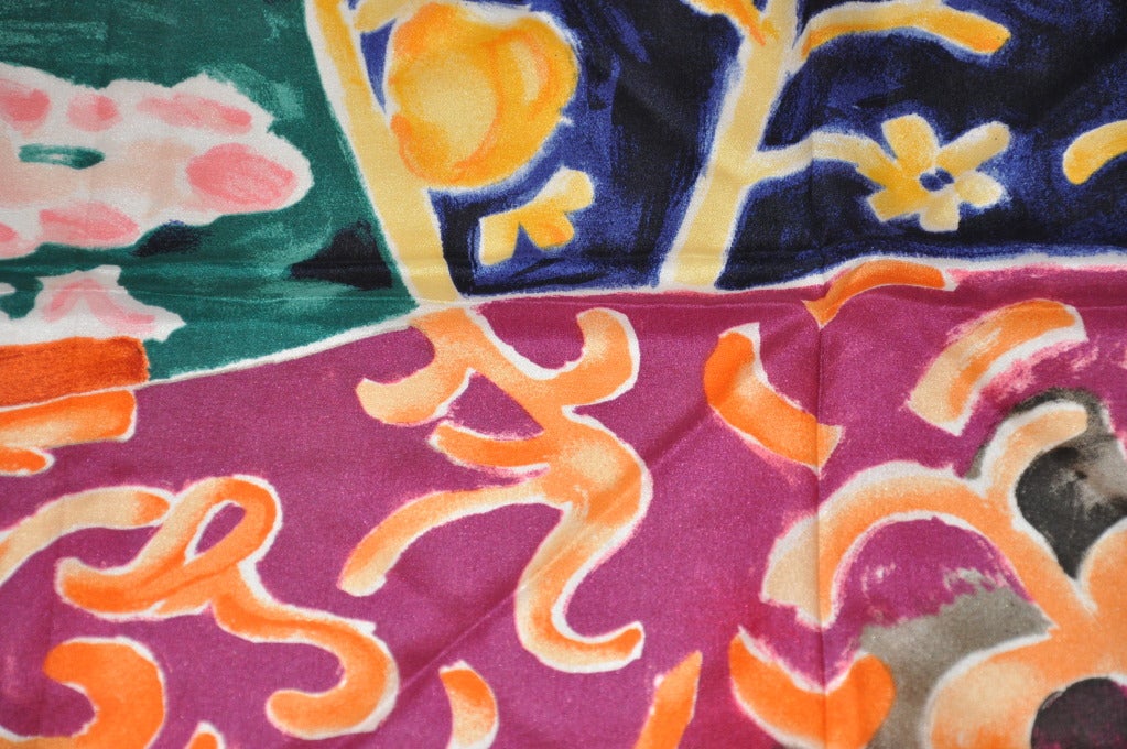 Sciarpa di seta colorata con stampa in grassetto In condizioni ottime in vendita a New York, NY