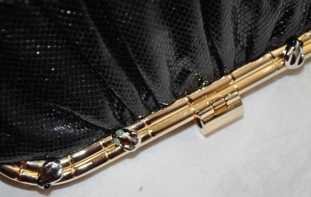 Judith Leiber Große Clutch aus schwarzer Eidechse und Cabochonsteinen im Angebot 1