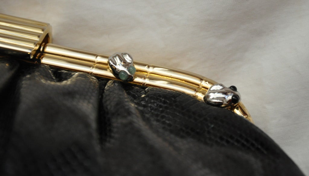 Judith Leiber Große Clutch aus schwarzer Eidechse und Cabochonsteinen im Angebot 2