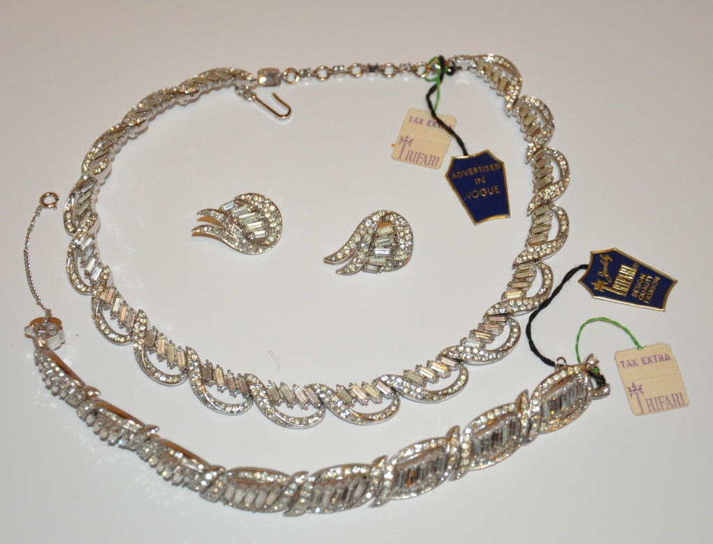 Trifari Complete with Box Necklace, Bracelet and Earrings In New Condition For Sale In New York, NY