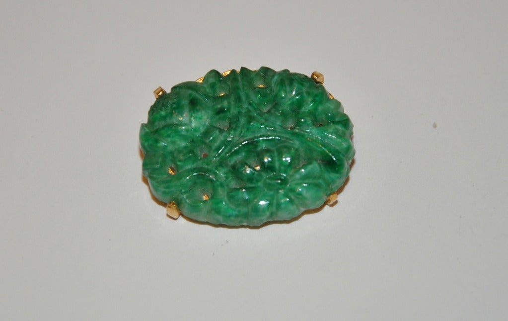 Marvella Gilded Gold Grame Brooch with Jadeite Stone In Excellent Condition For Sale In New York, NY