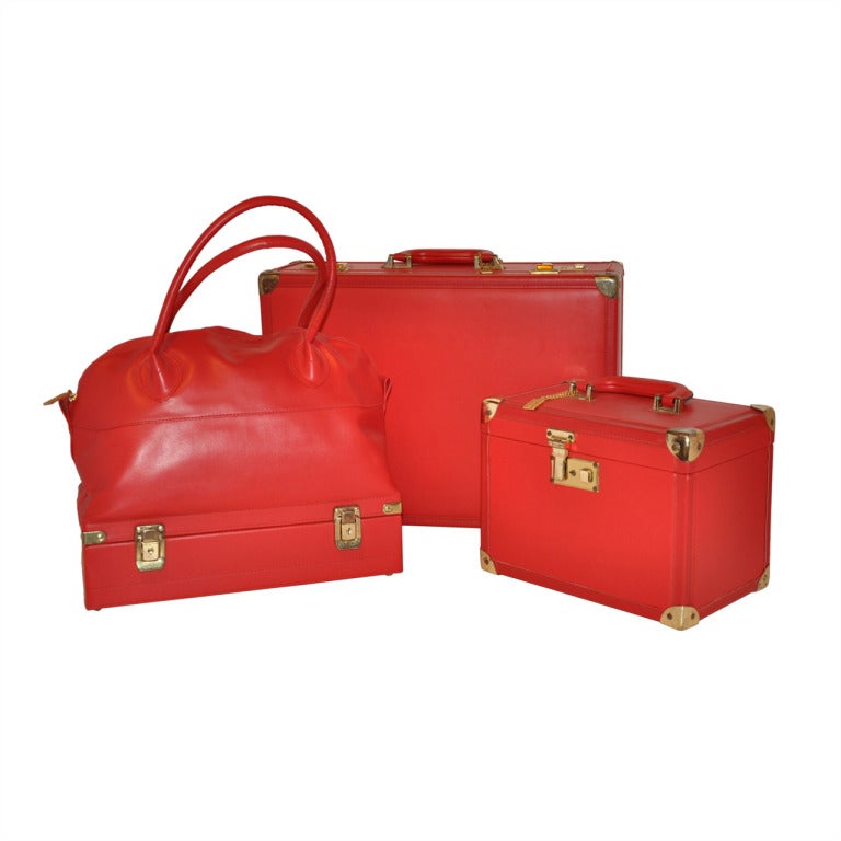 Elizabeth Arden "Red Door" 3-piece Luggage Set at 1stDibs | elizabeth arden  red bag