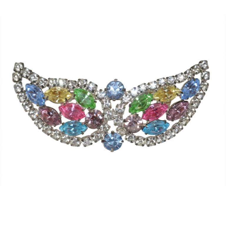 Colgante "Juego de alas" de plata con brillantes multicolores en venta