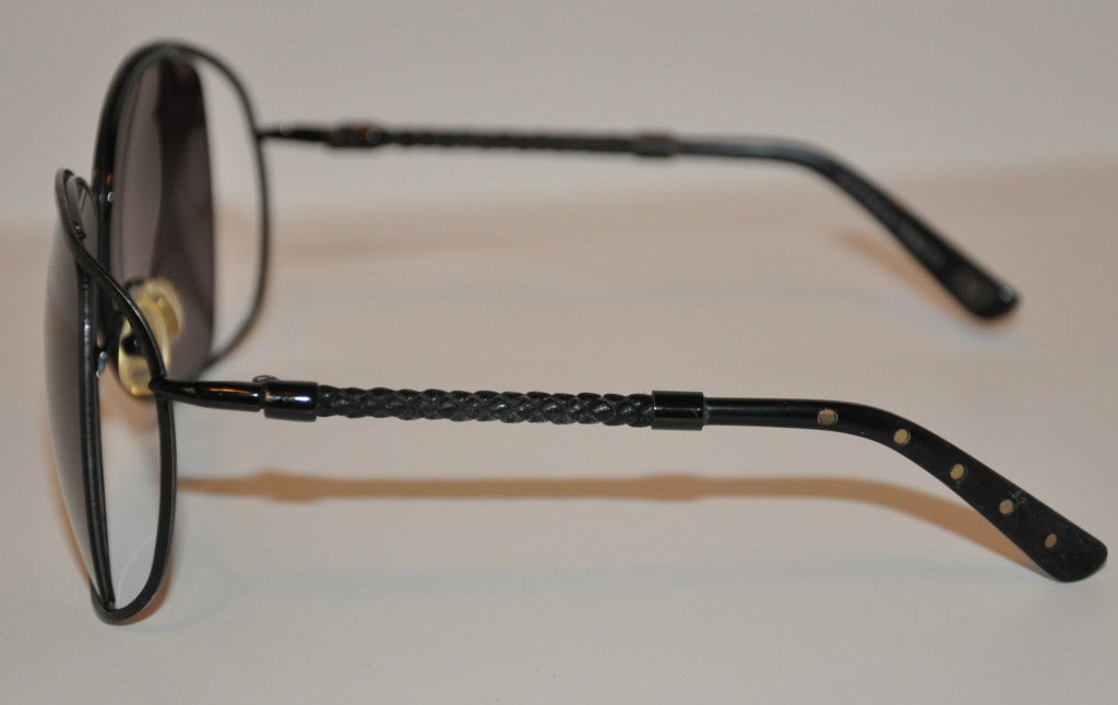 Bottega Veneta - Lunettes de soleil noires avec détails tissés « édition limitée » Excellent état - En vente à New York, NY