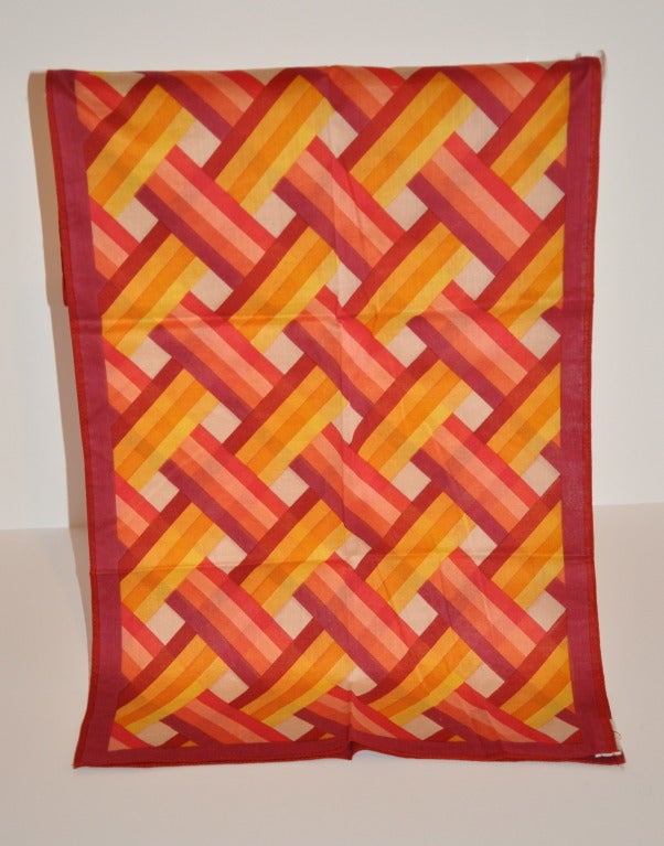 L'écharpe en coton Perry Ellis aux couleurs multiples de rouge, mandarine, brun et corail mesure 16