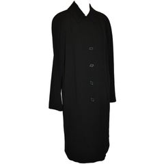 Schwarzer Ralph Lauren-Trenchcoat mit lila Spitze