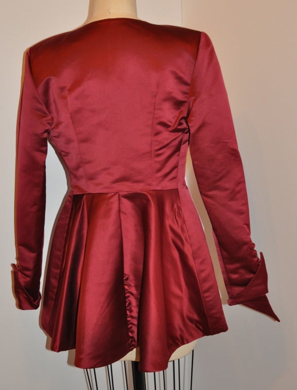 Red C.D. Greene Fully-Lined Burgundy Form-Fitting Multi-Button Cocktail Top