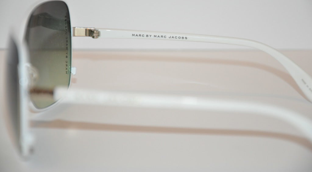 Marc Jacobs white hardware-framed sunglasses measures 2 1/8