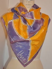 Sciarpa in seta con stampa gialla e lavanda di Vera Bold