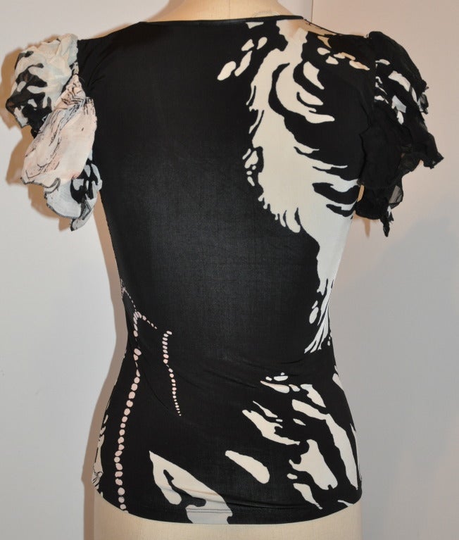 Roberto Cavalli Black & White Floral Stretch Pull-Over with Ruffled Sleeves Top In New Condition For Sale In New York, NY