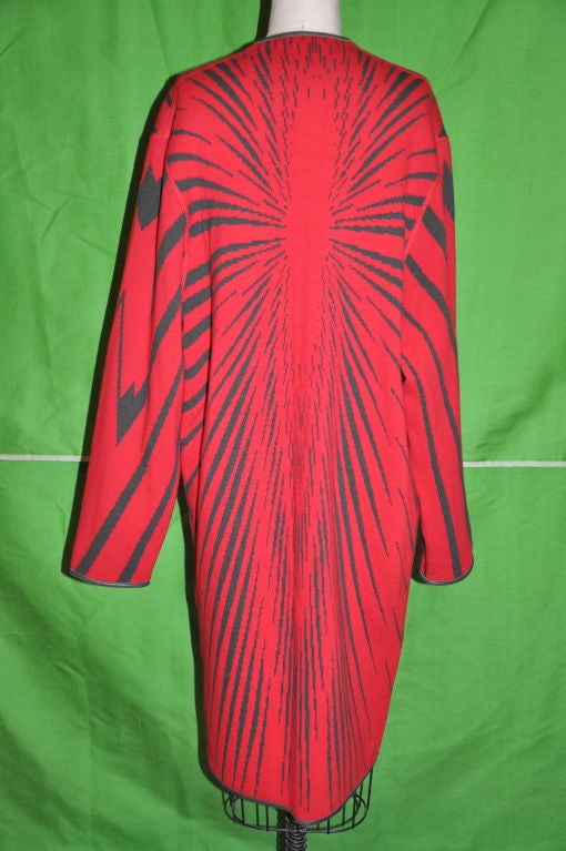 Junko Koshino Umkehrbarer Mantel (Rot) im Angebot