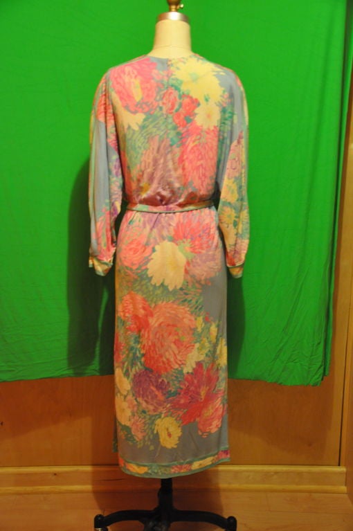 Leonard von Paris, mehrfarbiges Kleid mit „Splash“-Muster (Braun) im Angebot