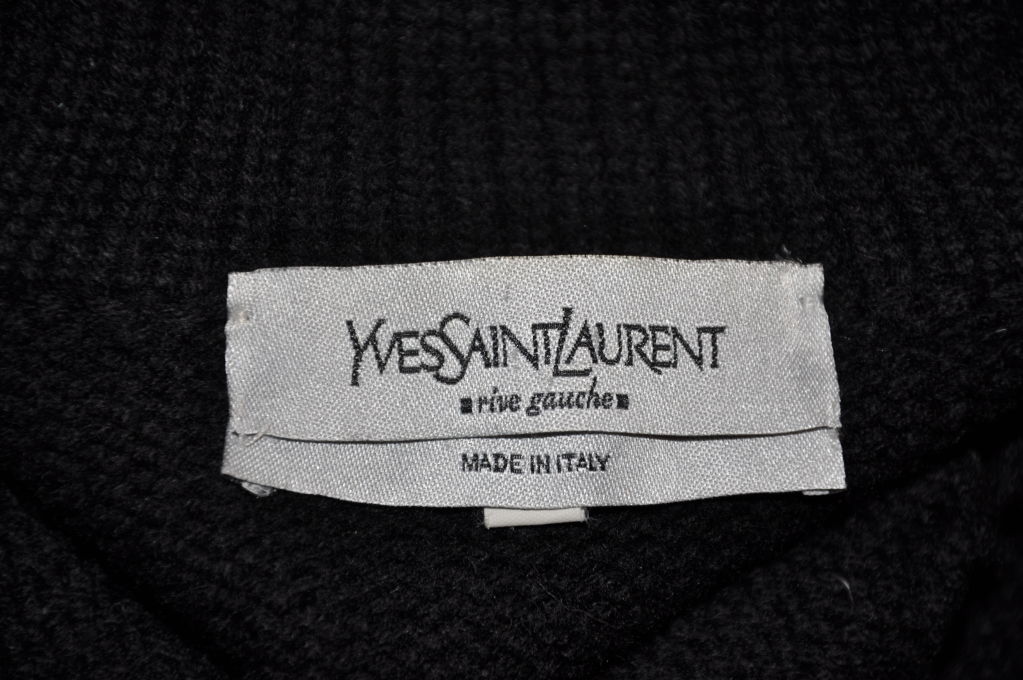 Pull à fermeture éclair en cachemire noir Yves Saint Laurent en vente 2