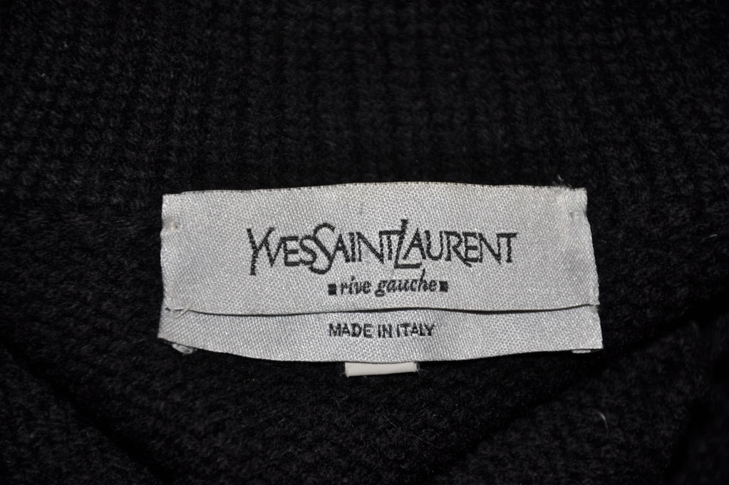 Maglione con cerniera in cashmere nero di Yves Saint Laurent in vendita 2