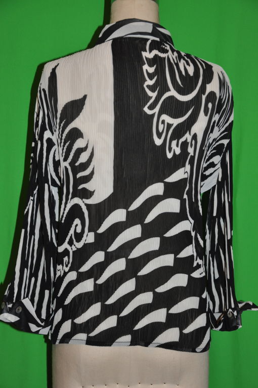 Black Lillie Rubin black and white accordion blouse