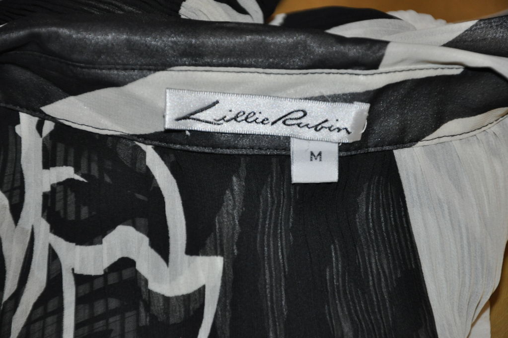 Women's Lillie Rubin black and white accordion blouse