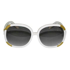 Sonnenbrille in Creme mit goldenen Akzenten von Chloe