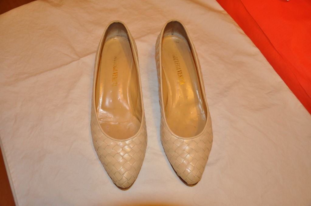 Bottega Veneta woven calfskin pumps are a classic. Never out of style. Hells are 1 1/4