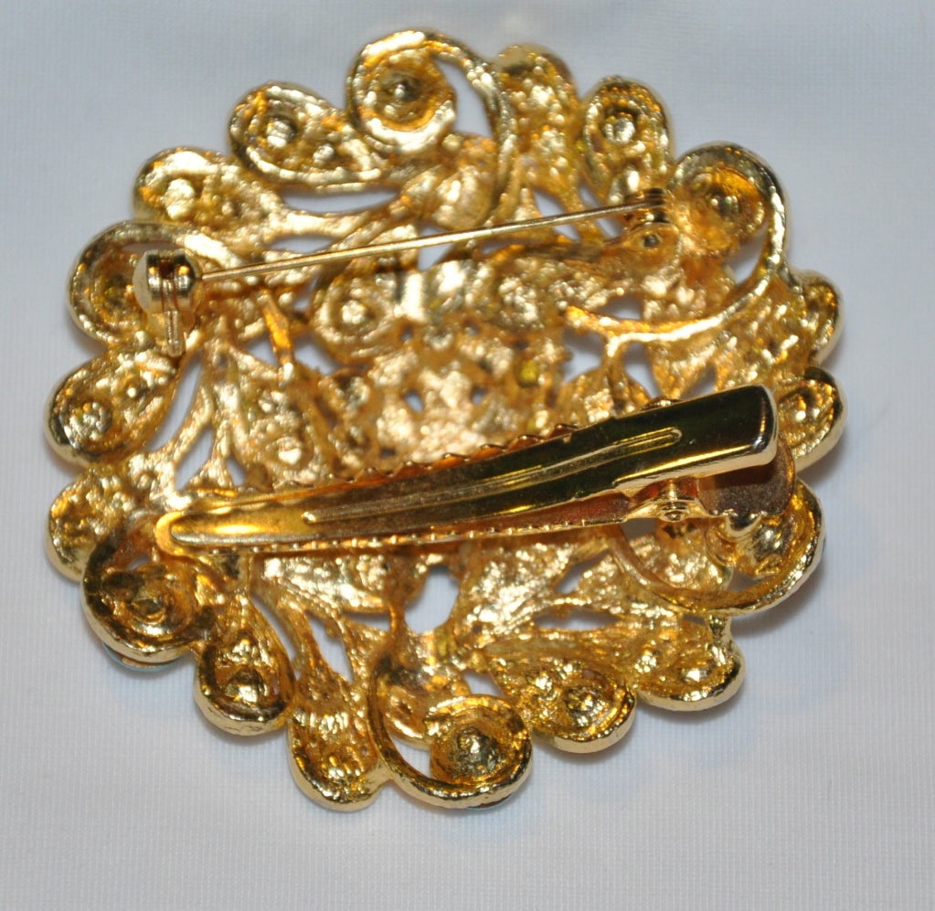 Broche/clips de cheveux en or doré turquoise Excellent état - En vente à New York, NY