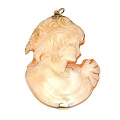 Large Victorian Cameo 14k yellow gold pendant