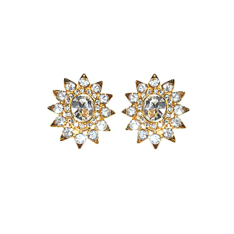 Gilded gold rhinestone clip-on earrings For Sale