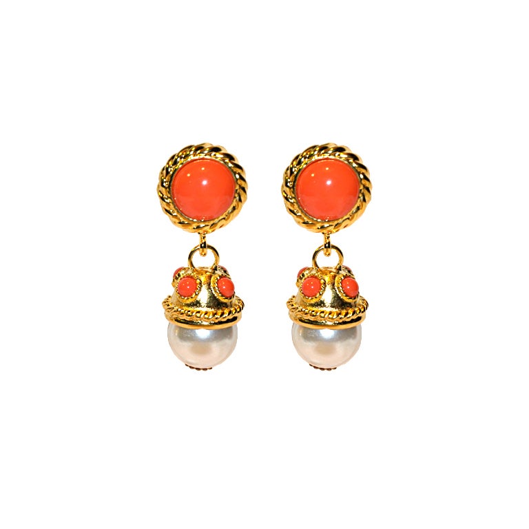 Clip-on earrings in gold with coral and pearl accents For Sale