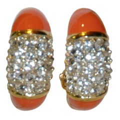 Boucles d'oreilles Orena en or doré avec diamants et corail