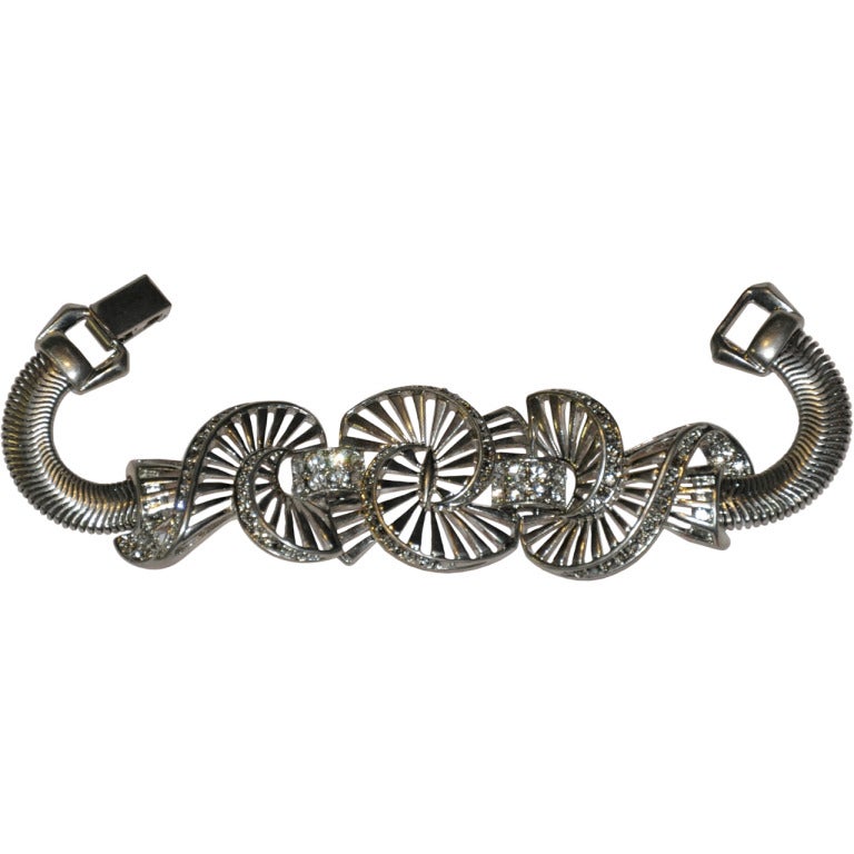 Bracelet « Circles of Swirls » en argent orné de strass en vente