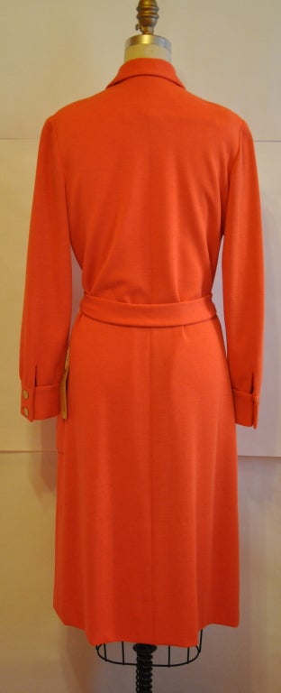 Norman Norell Neonfarbenes Kleid mit Knopfleiste (Rot) im Angebot
