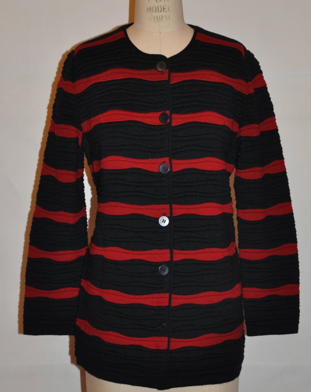Rodier Black & Bourdeux colored textured knit jacket measures 25