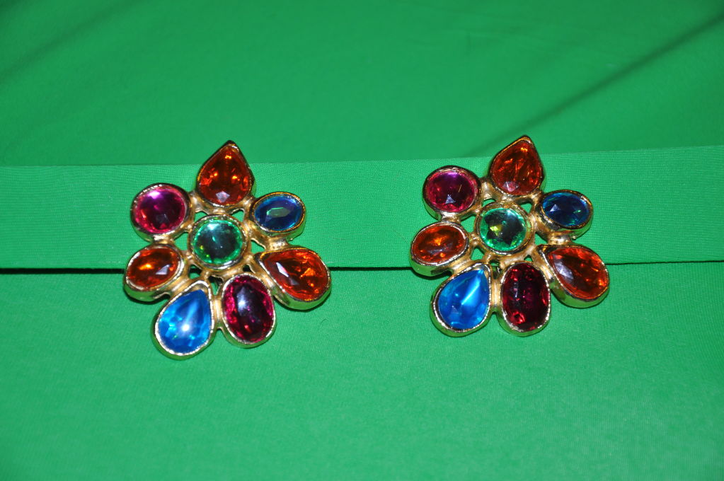 Grazzaro (París) Pendientes de clip dorados multicolores en venta
