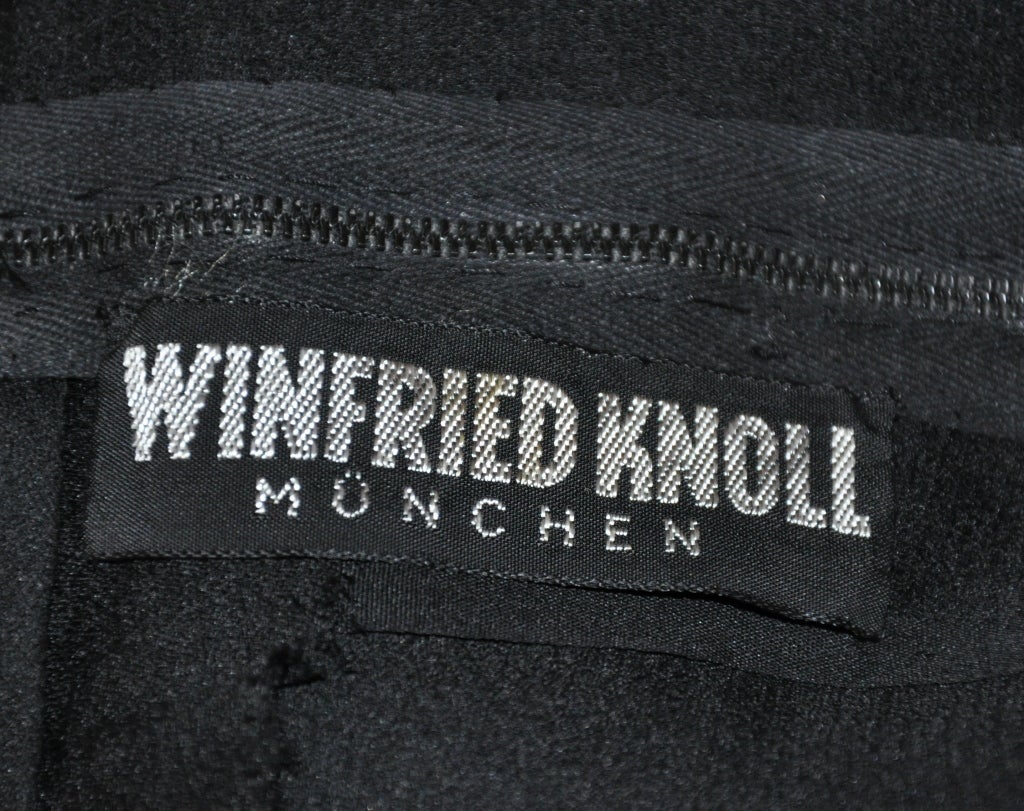 Donna Winfried Knoll - Top in chiffon nero con decorazioni floreali in vendita