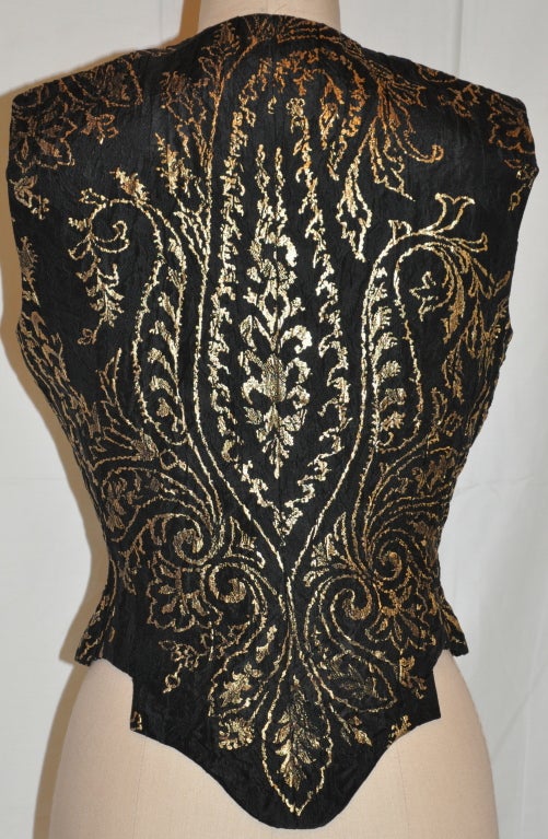 Carolina Herrera Schwarzes Abendtop mit goldfarbenem Lamé-Stickerei im Zustand „Hervorragend“ im Angebot in New York, NY