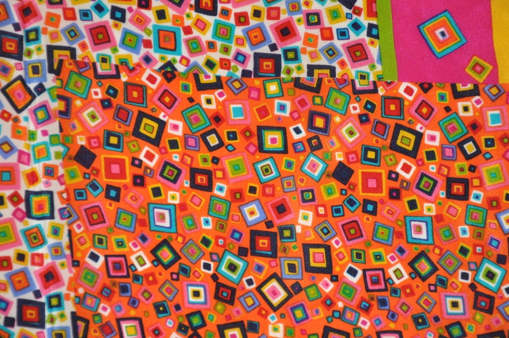 Perry Ellis - Écharpe géométrique en soie multicolore Pour femmes en vente