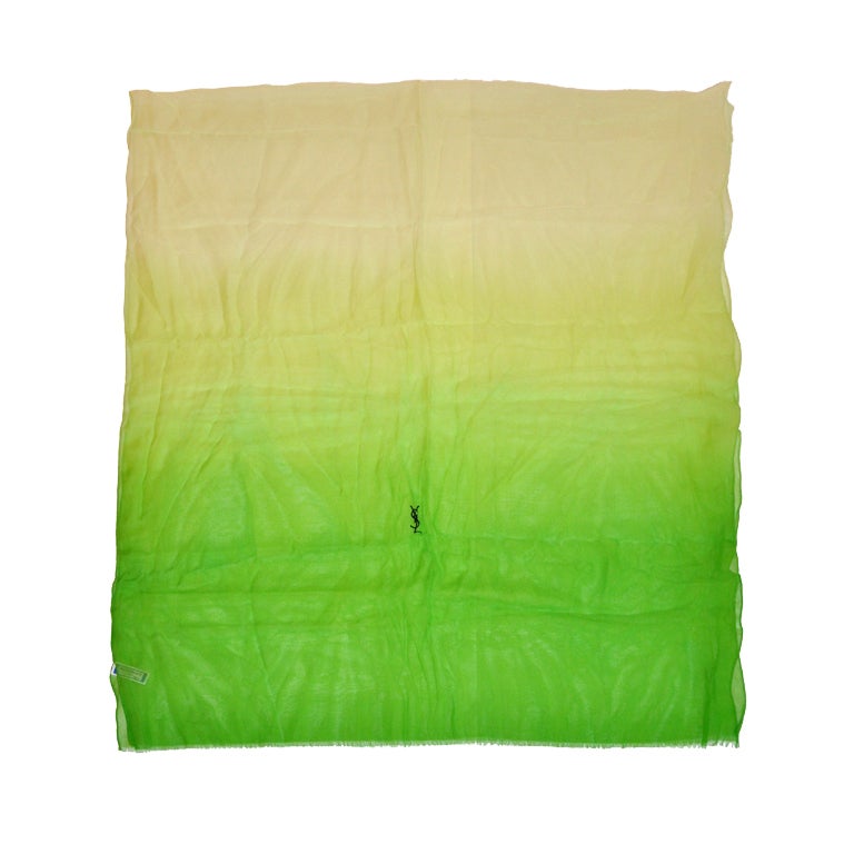 Yves Saint Laurent Großer grüner Seidenchiffon-Schal im Angebot