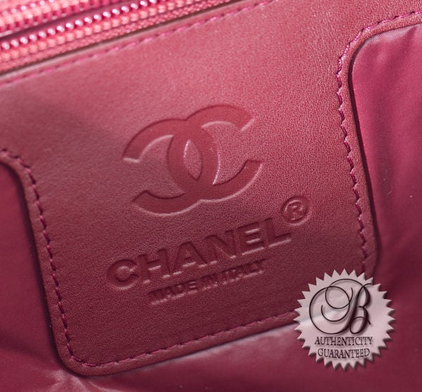 CHANEL Crossbody Denim Quilted Messenger Bag Medium For Sale 5