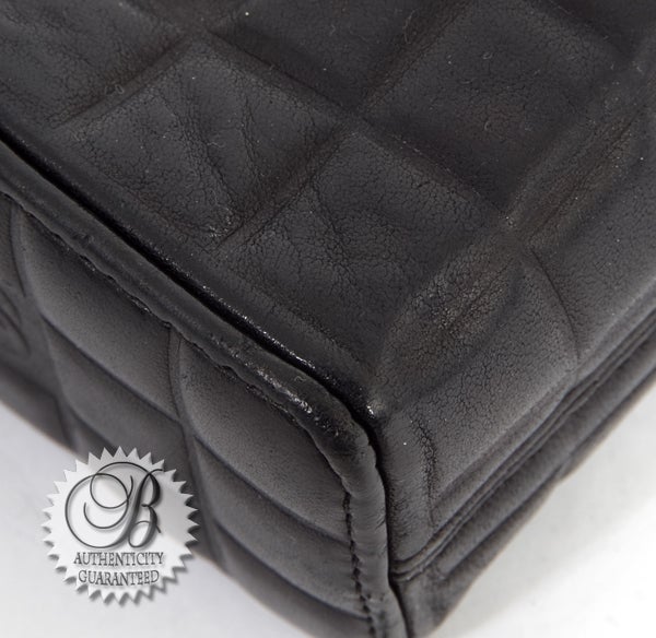 Women's CHANEL Black Lambskin Cube Chocolate Bar Pochette Bag For Sale
