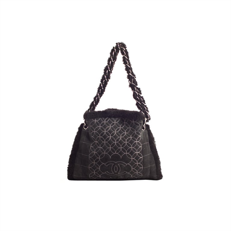 CHANEL Black Quilted Leather Suede Shearling Bag For Sale