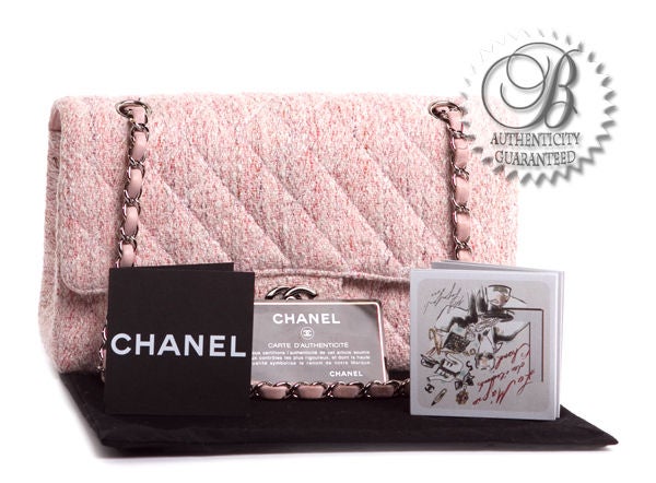Women's CHANEL Light Tweed Classic Flap Bag For Sale