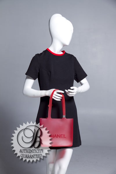 CHANEL Red Rubber Front Logo Beach / Everyday Tote Shoulder Bag 6