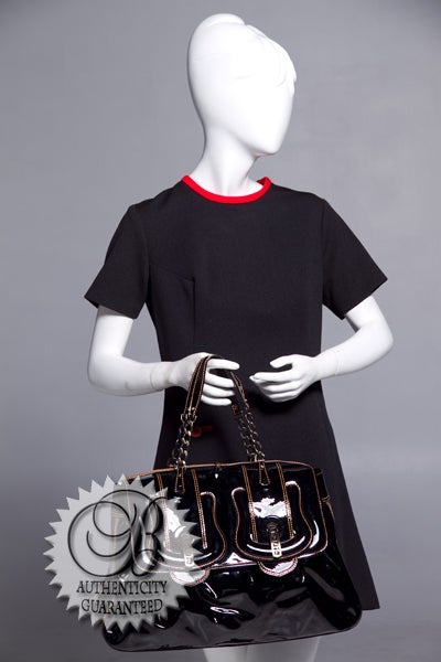 FENDI Black Patent Leather Large Classic B Bag For Sale 7