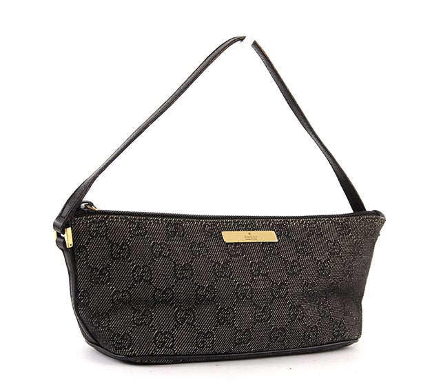 This is an authentic Gucci Monogram GG Black/Gray Pochette Bag, perfect for the girl who only needs the bare essentials. This bag features a classic combination of gray monogram canvas with black leather detail trim and single flat strap. Gold